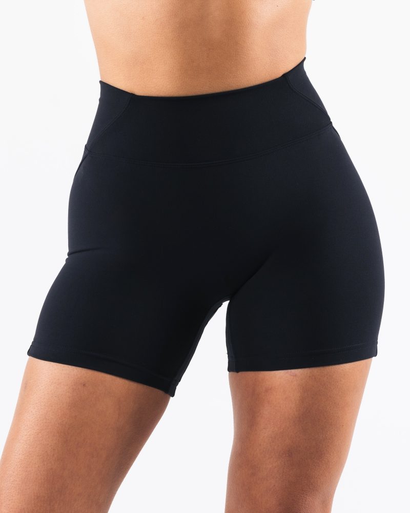 Aura5 ShortBlack1