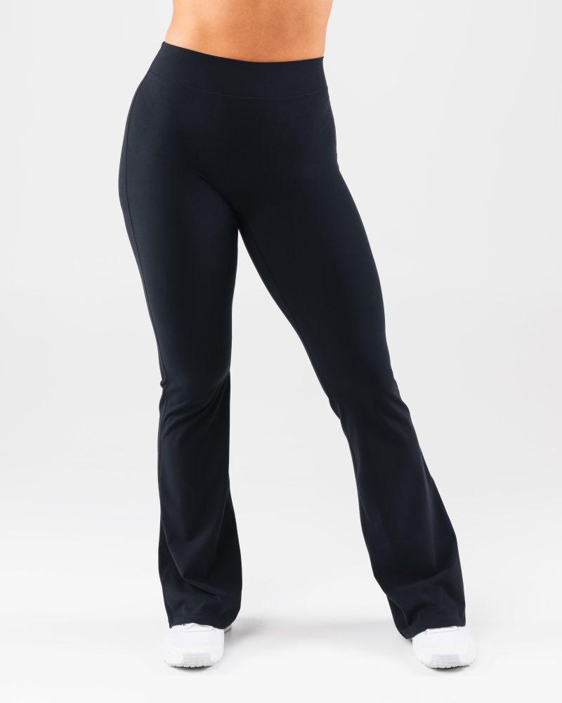 Everyday Core Flare Pant Black 1